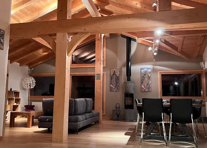 Chalet Isabelle Mountain Lodge 5 Star 5 Bedroom En Suite Sauna Jacuzzi
