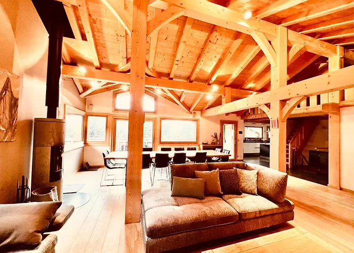 Chalet Isabelle Mountain Lodge 5 Star 5 Bedroom En Suite Sauna Jacuzzi